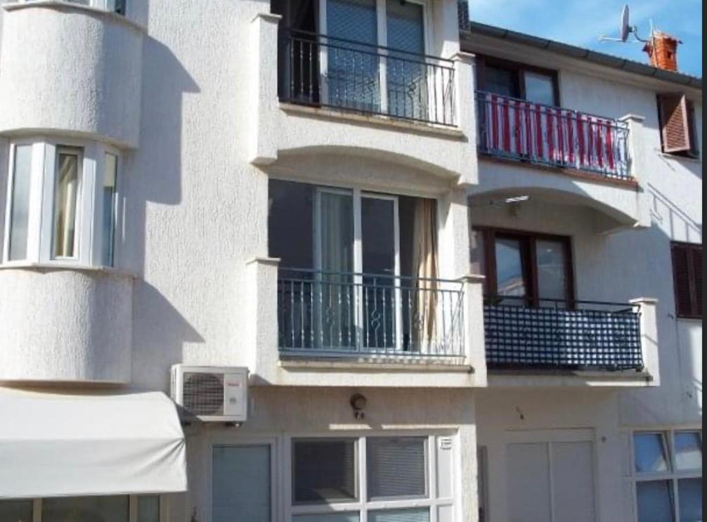 Olivia, Seaside Apartment In Medulin, Croatia Экстерьер фото